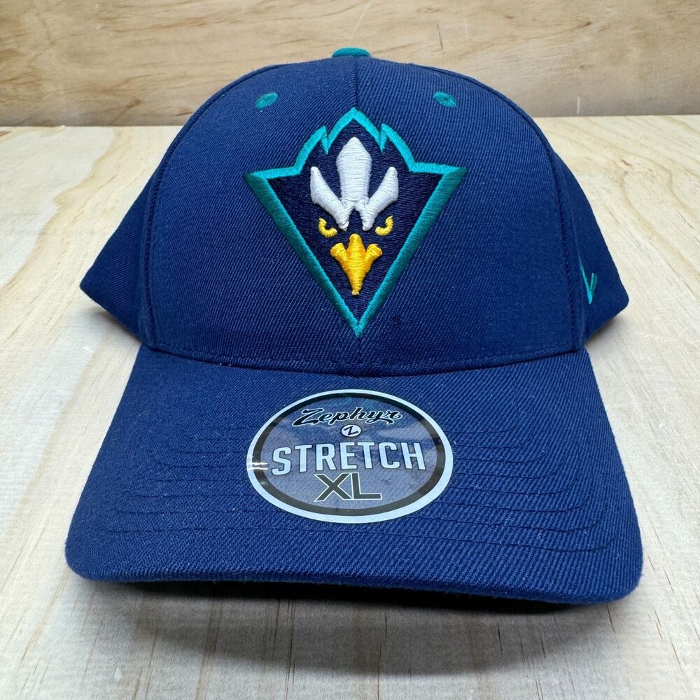NEW North Carolina UNC Wilmington Seahawks Zephyr Stretch Fit Hat Cap Sz XL